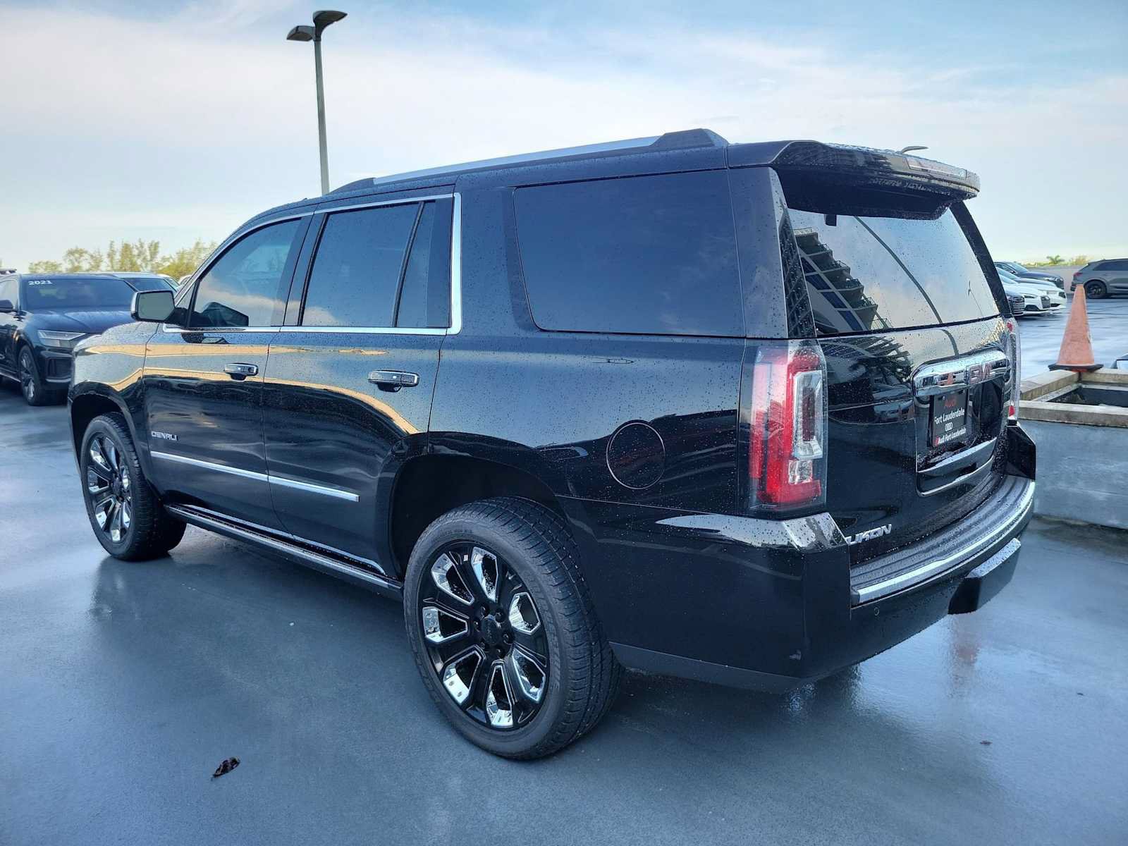 Used 2020 GMC Yukon Denali w/ Denali Ultimate Package RWD image 3