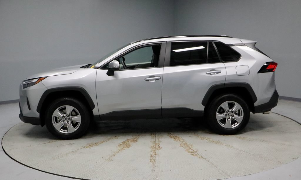 Used 2025 Toyota RAV4 XLE w/ Convenience Package AWD/4WD image 9