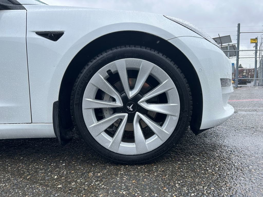 Used 2022 Tesla Model 3 Long Range AWD/4WD image 9