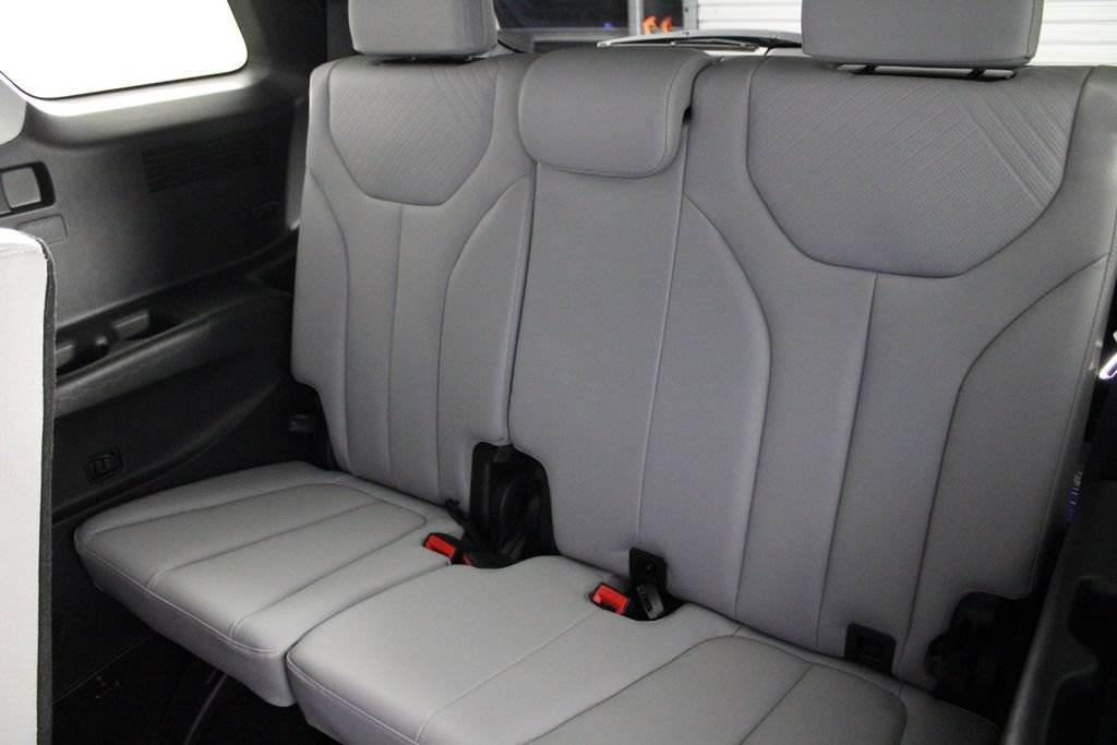 Certified 2025 Hyundai Palisade SEL FWD image 21