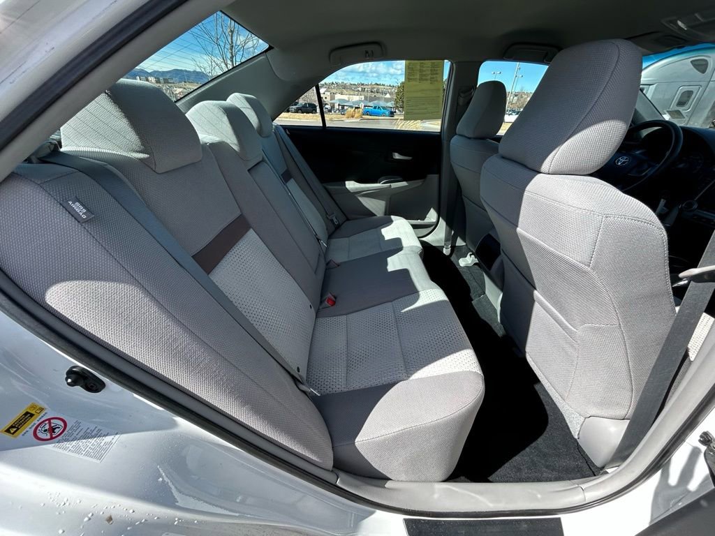 Used 2014 Toyota Camry LE image 28