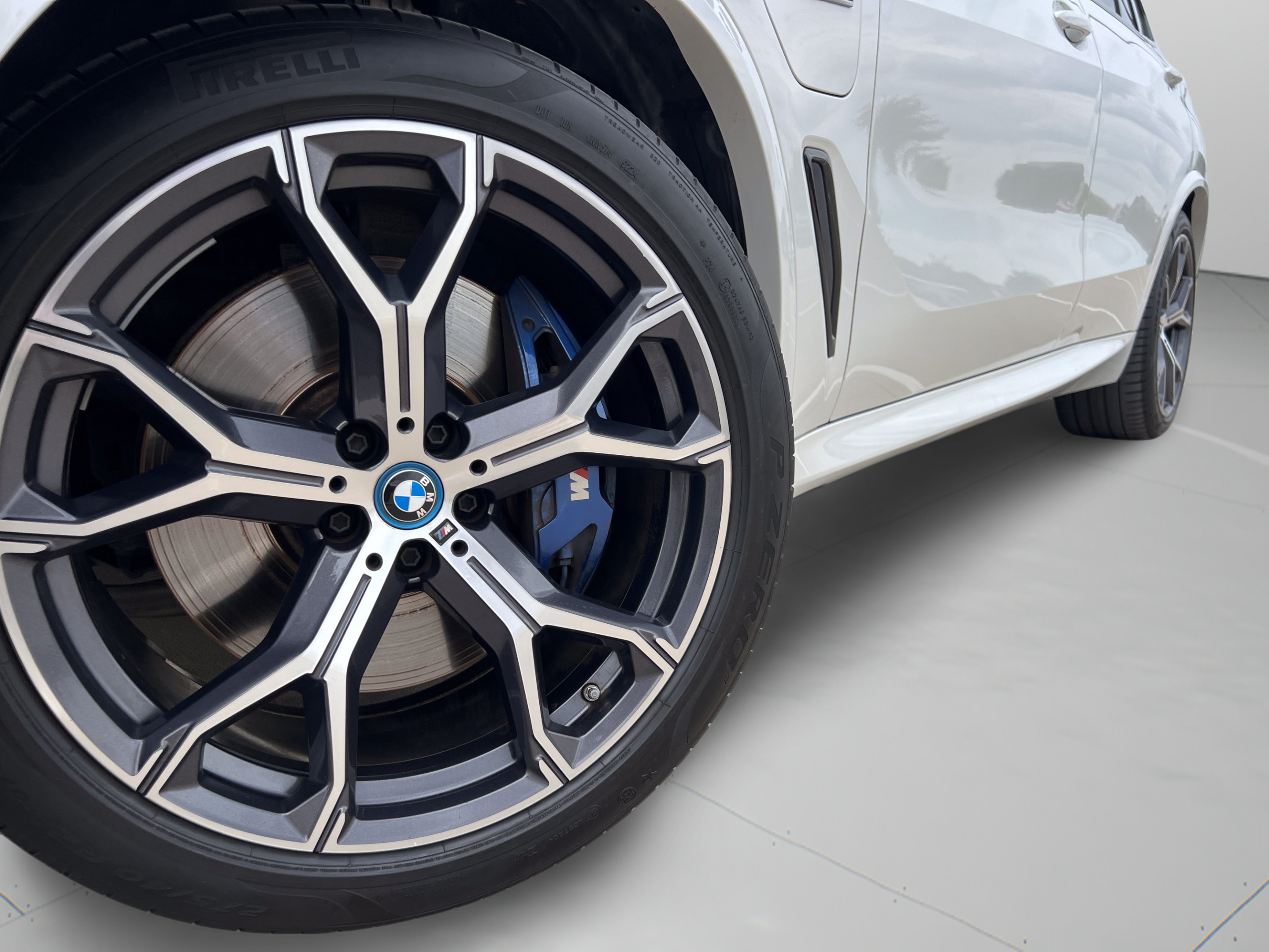 Used 2022 BMW X5 xDrive45e w/ M Sport Package AWD/4WD image 39