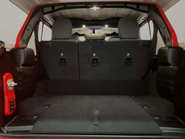 Used 2025 Jeep Wrangler Unlimited Sahara w/ Safety Group image 88