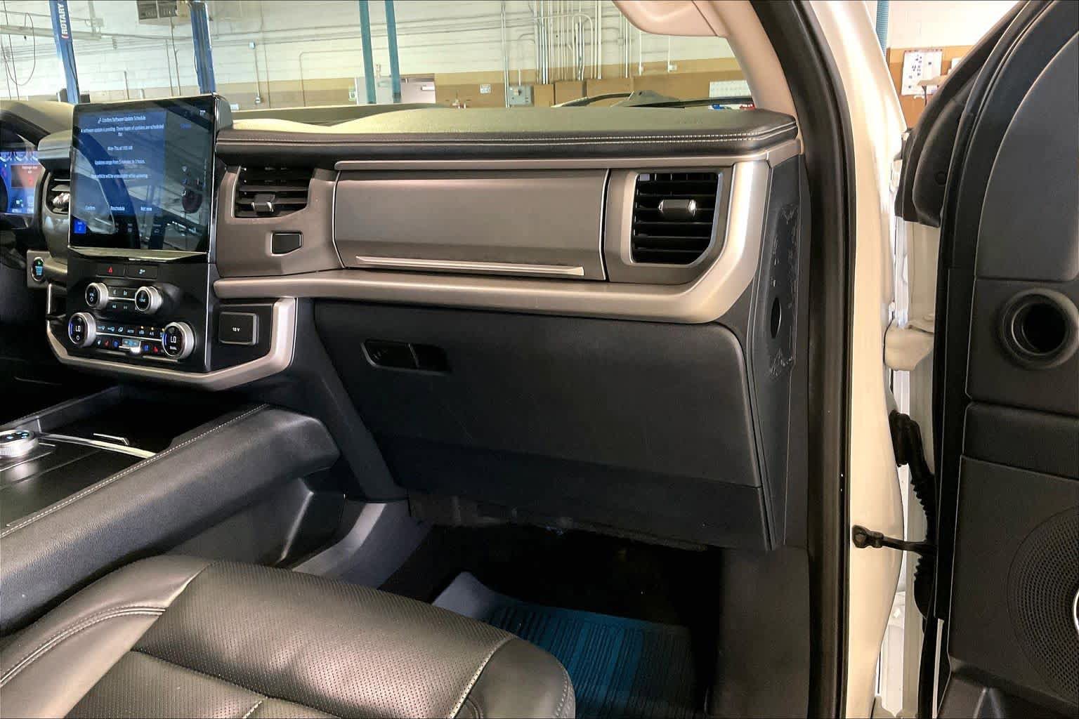 Used 2022 Ford Expedition Max XLT AWD/4WD image 17