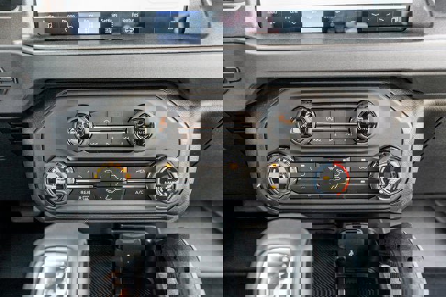 New 2025 Ford Bronco Badlands image 32