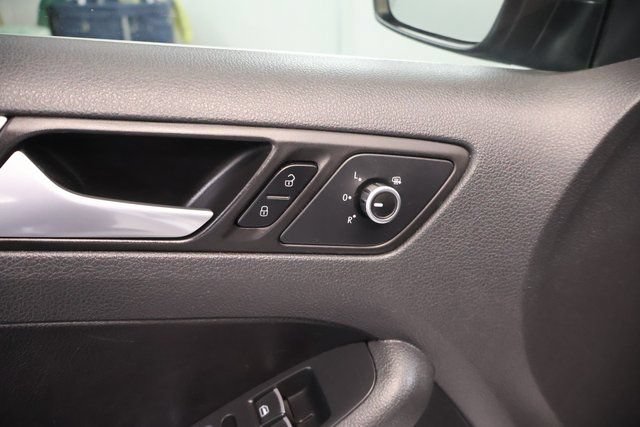 Used 2014 Volkswagen Jetta SE FWD image 11