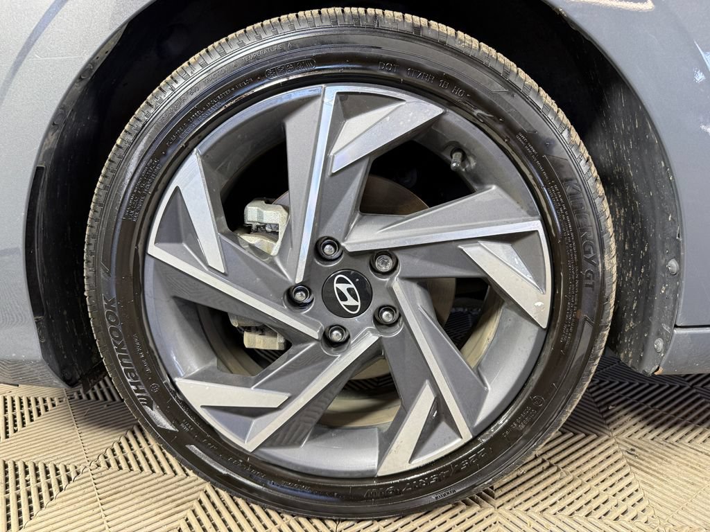 Certified 2025 Hyundai Elantra Limited FWD image 21
