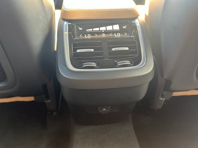 Certified 2023 Volvo XC90 B6 Ultimate w/ Protection Package Premier AWD/4WD image 15