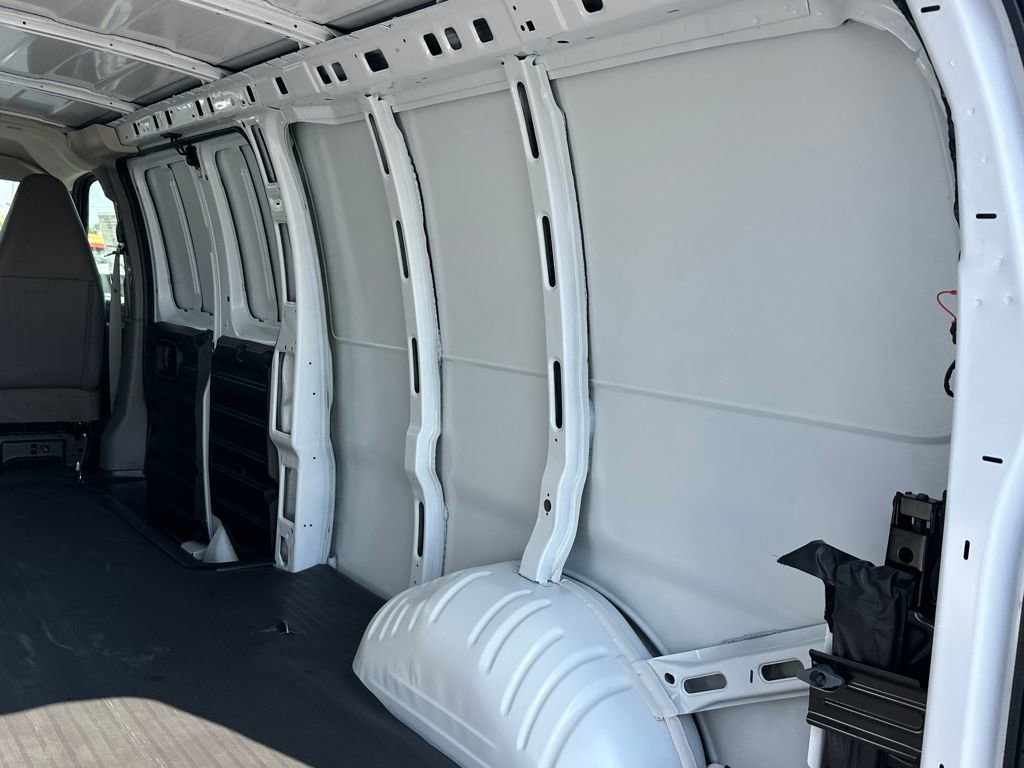 New 2025 Chevrolet Express 3500 Extended w/ Driver Convenience Package image 15