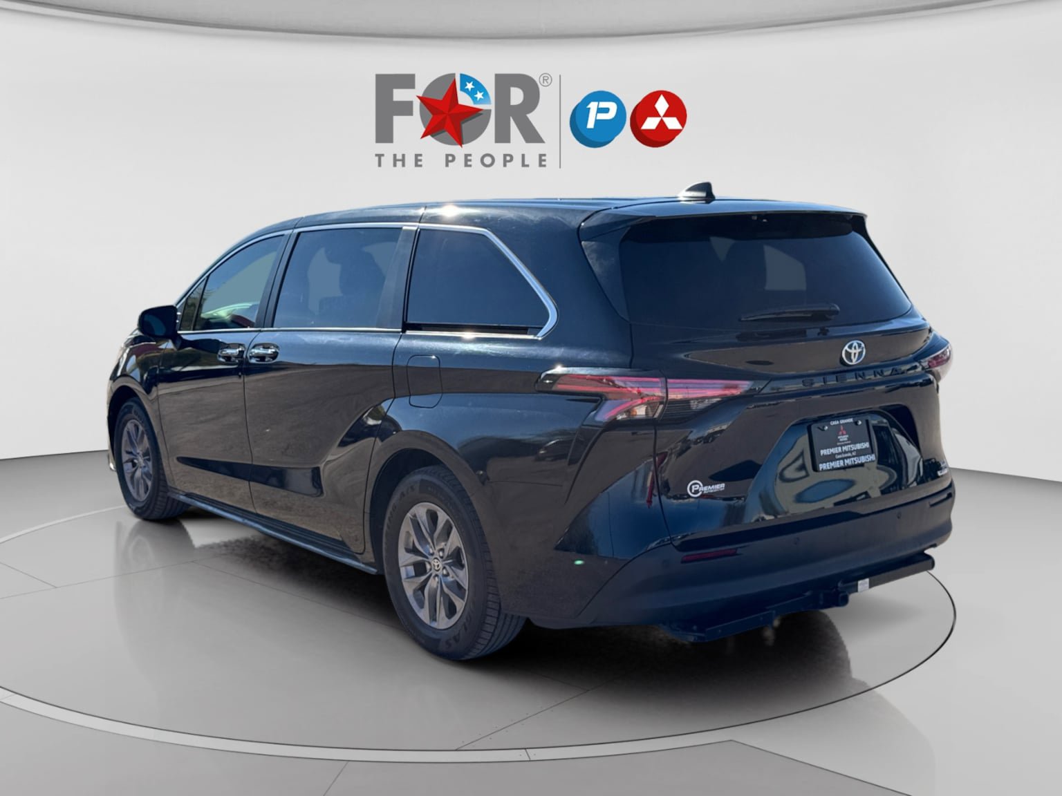 Used 2022 Toyota Sienna XLE FWD image 3