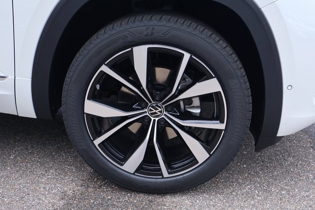 New 2026 Volkswagen Atlas SEL Premium R-Line image 9