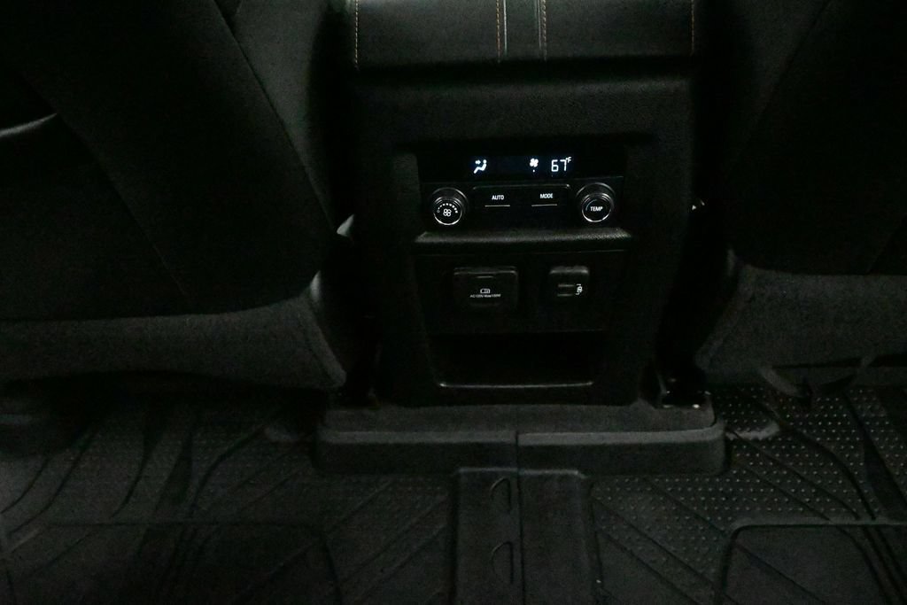Used 2020 Chevrolet Traverse RS w/ LPO, Floor Liner Package AWD/4WD image 28
