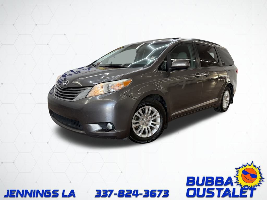 Used 2015 Toyota Sienna XLE Premium image 1