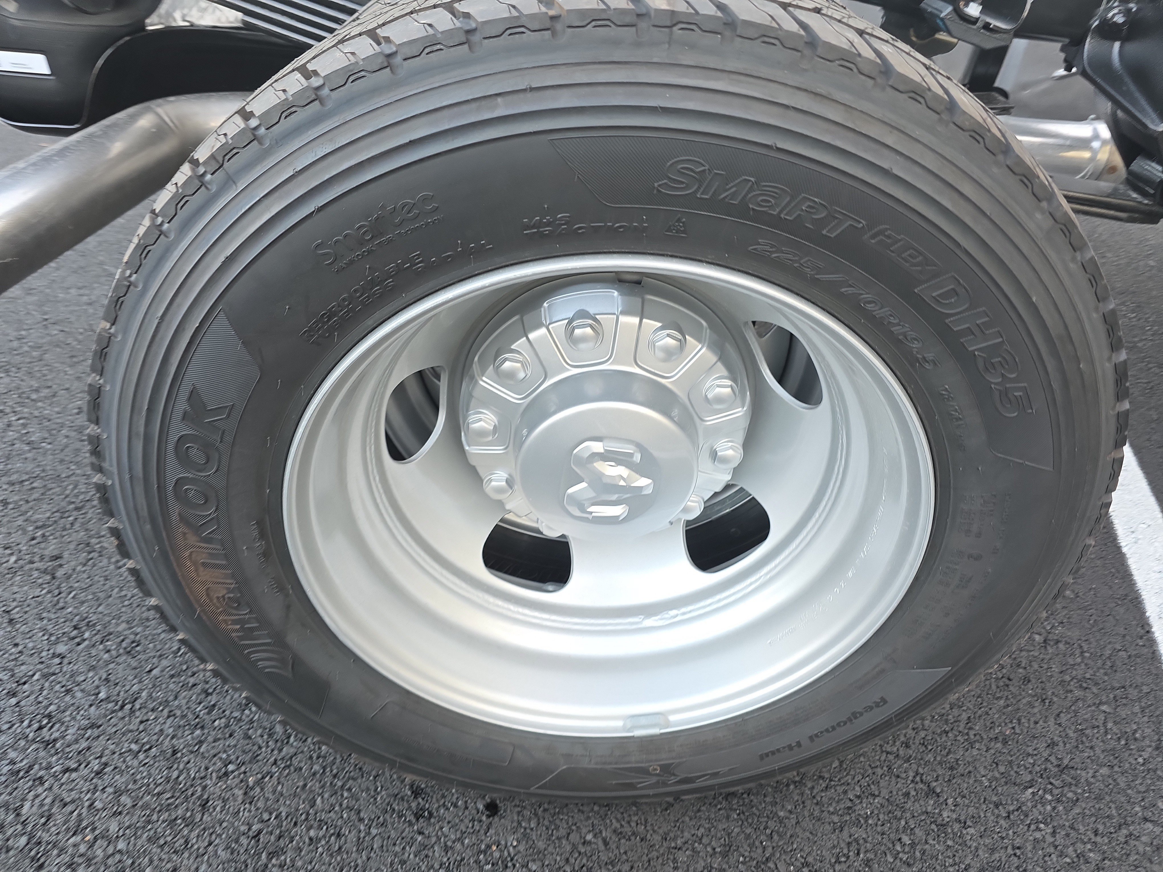 New 2026 RAM 5500 Tradesman AWD/4WD image 32