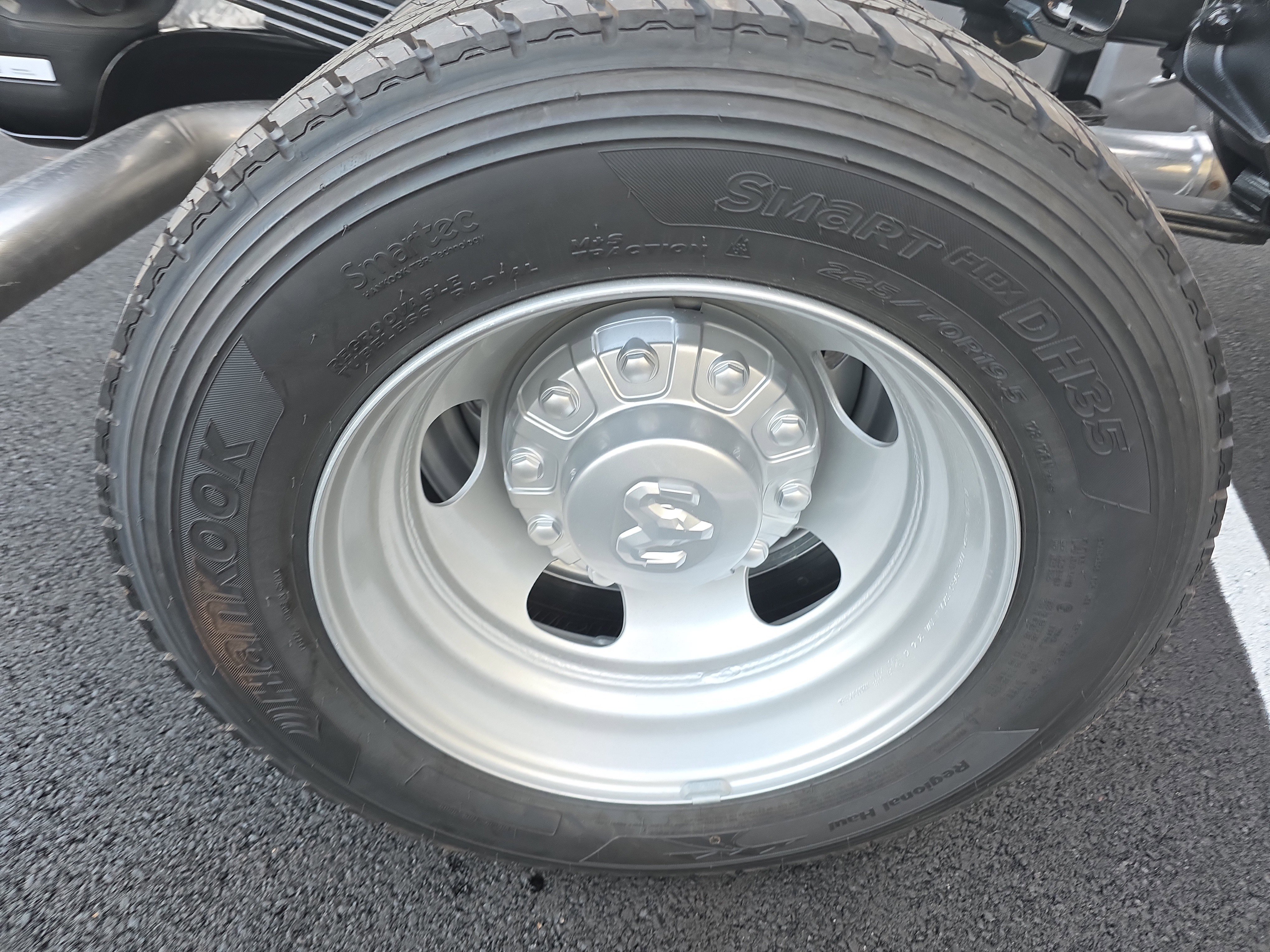New 2026 RAM 5500 Tradesman AWD/4WD image 32