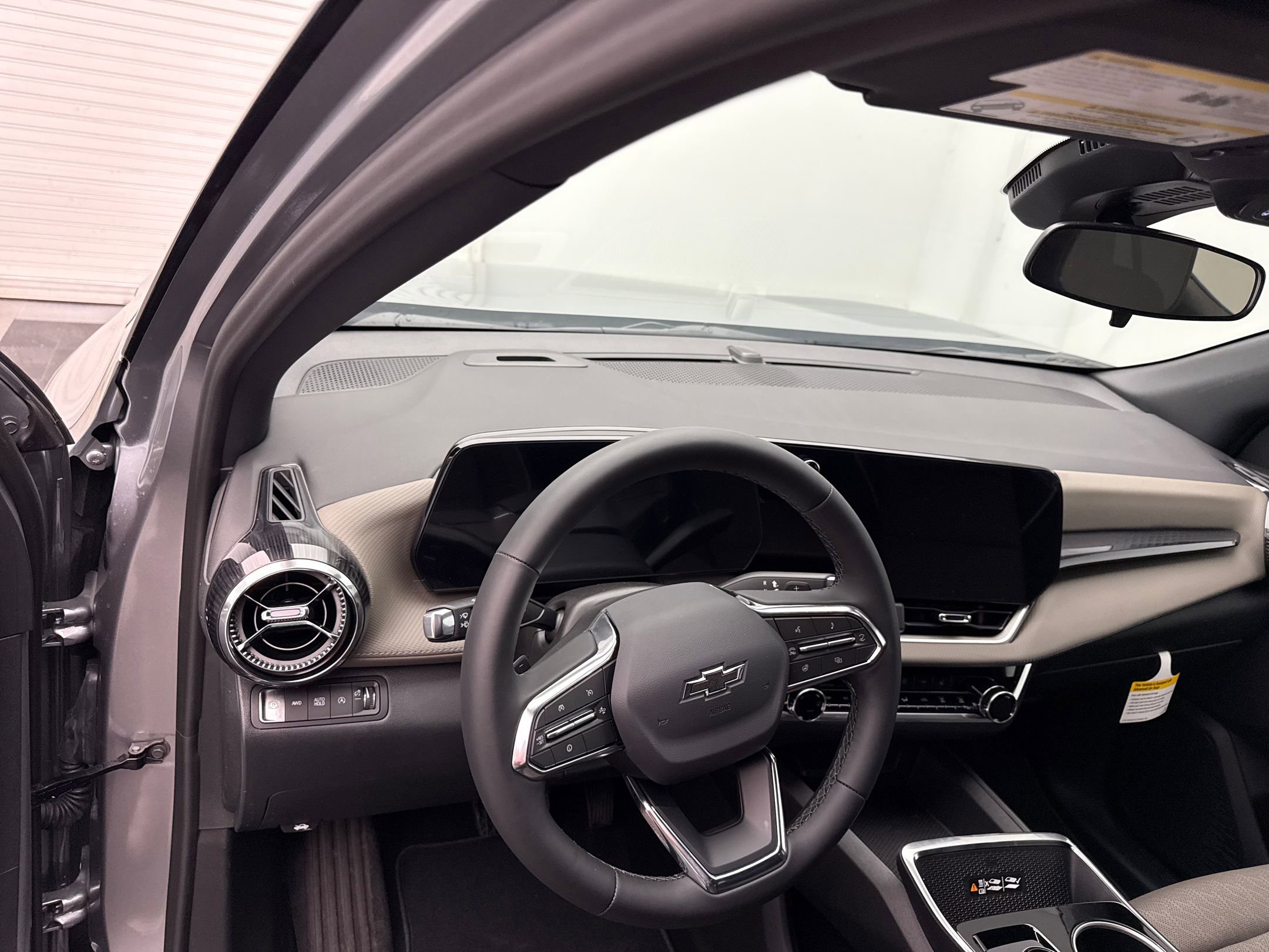 New 2026 Chevrolet Equinox LT w/ Convenience Package II image 4