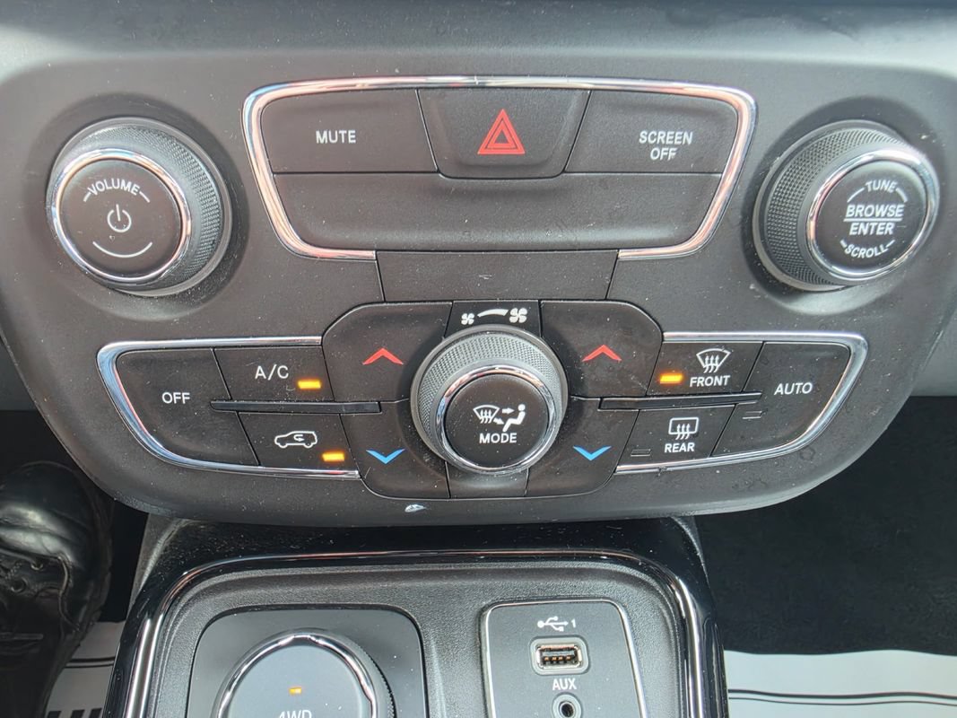 Used 2020 Jeep Compass Limited AWD/4WD image 27