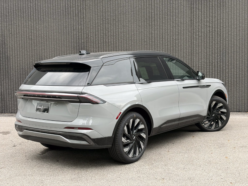 New 2026 Lincoln Nautilus Reserve w/ Jet Appearance Package AWD/4WD image 7