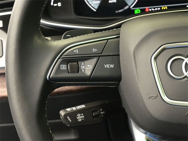 Used 2023 Audi Q8 Premium image 23