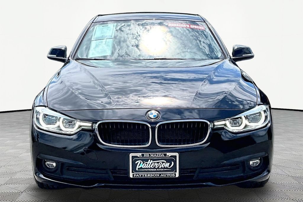 Used 2018 BMW 320i Sedan RWD image 3