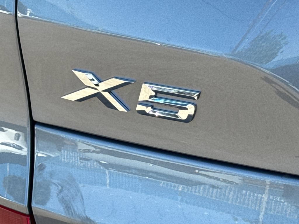 New 2026 BMW X5 xDrive40i w/ M Sport Package AWD/4WD image 7