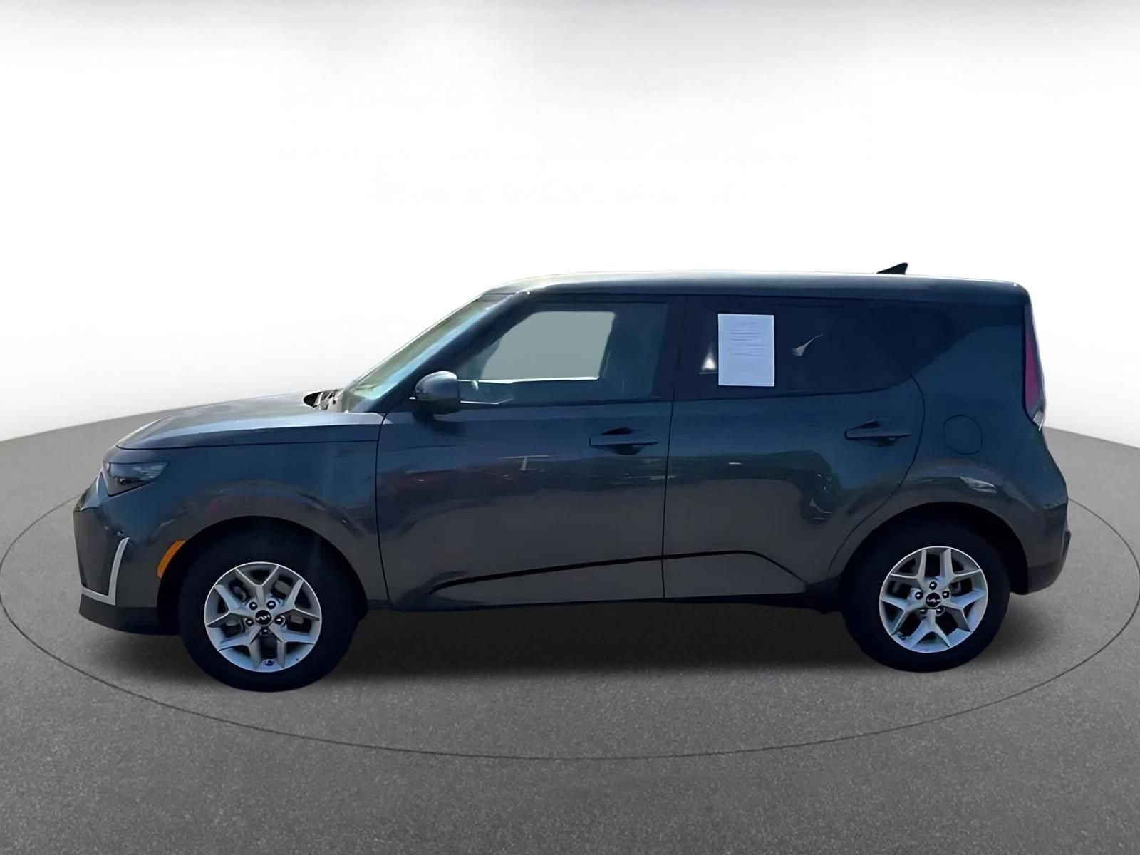 Used 2025 Kia Soul LX w/ LX Technology Package image 9