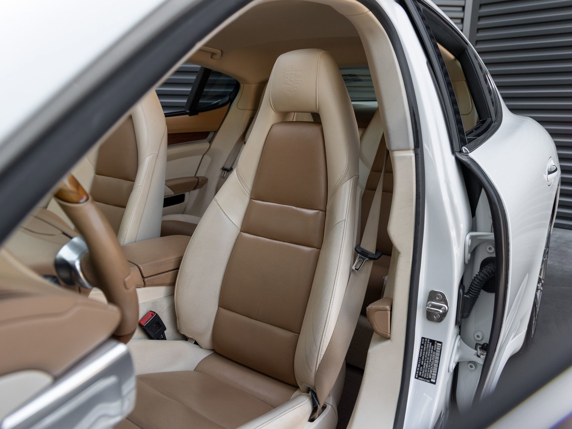 Used 2016 Porsche Panamera S RWD image 5