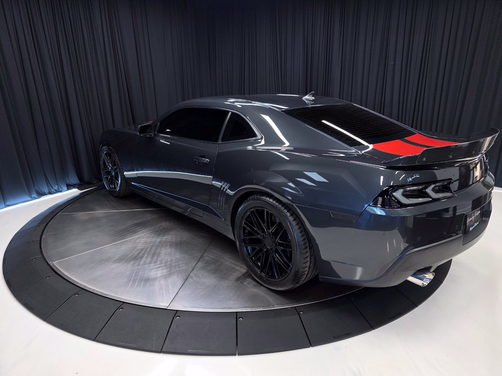 Used 2015 Chevrolet Camaro SS RWD image 13