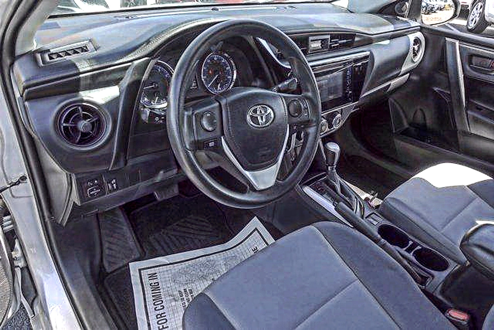 Used 2017 Toyota Corolla L FWD image 9