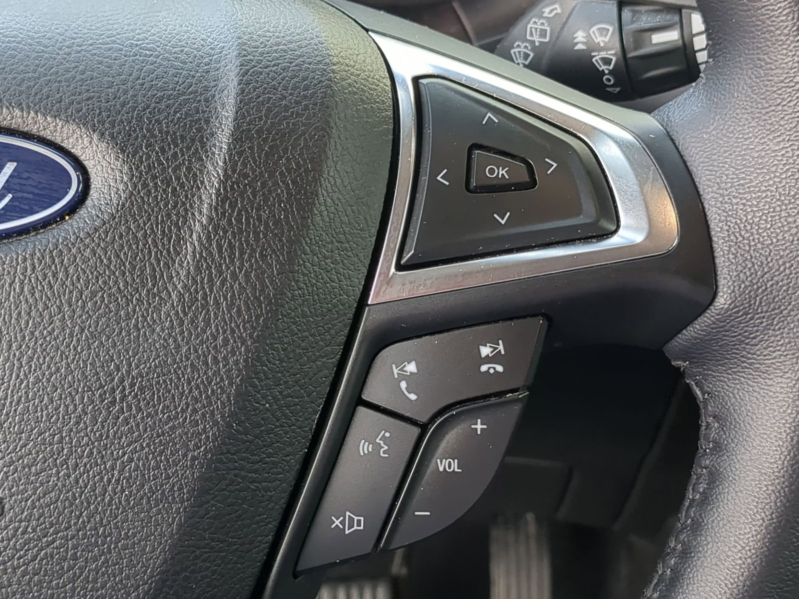 Used 2023 Ford Edge SEL w/ Sport Appearance Package AWD/4WD image 31