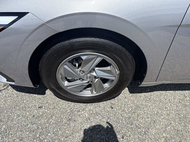 Certified 2026 Hyundai Elantra SE FWD image 9