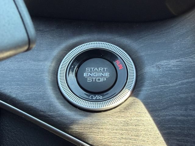 Used 2021 Jeep Grand Cherokee L Overland w/ Luxury Tech Group IV AWD/4WD image 36