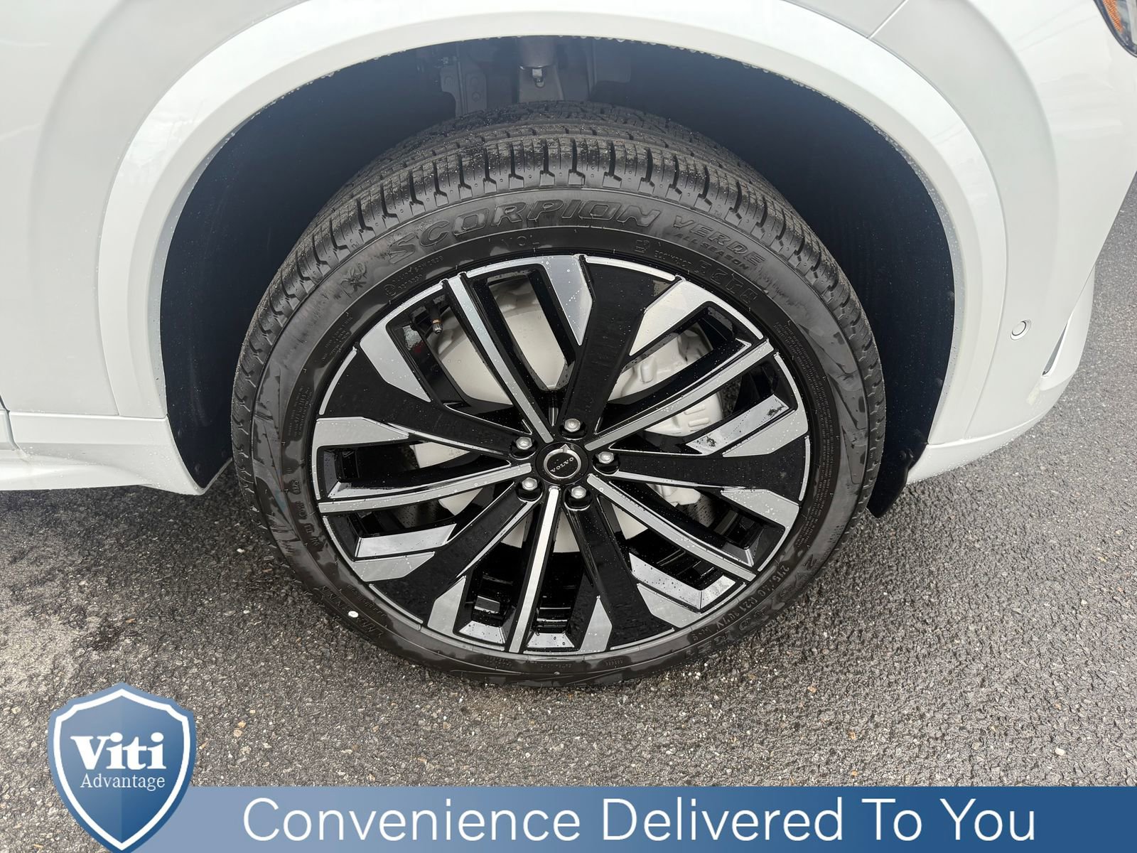 New 2026 Volvo XC90 B6 Plus w/ Protection Package image 10