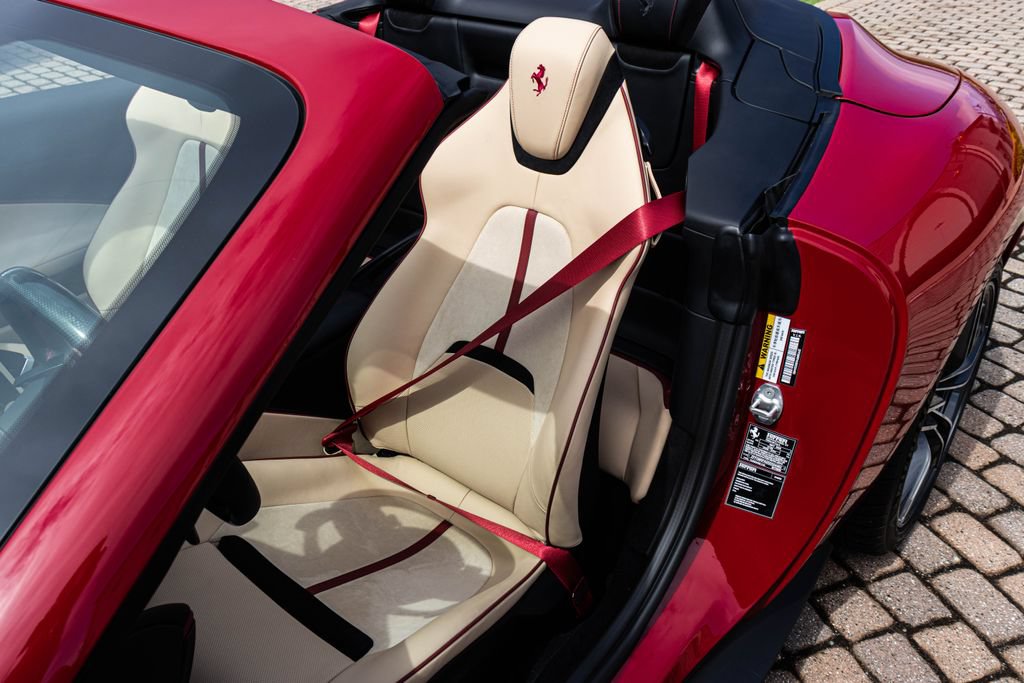 Certified 2025 Ferrari Roma Spider RWD image 6