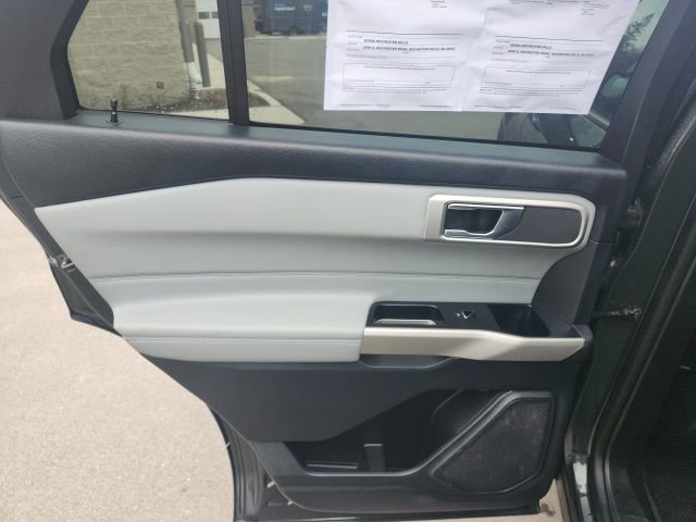 Used 2022 Ford Explorer XLT w/ Equipment Group 202A image 18