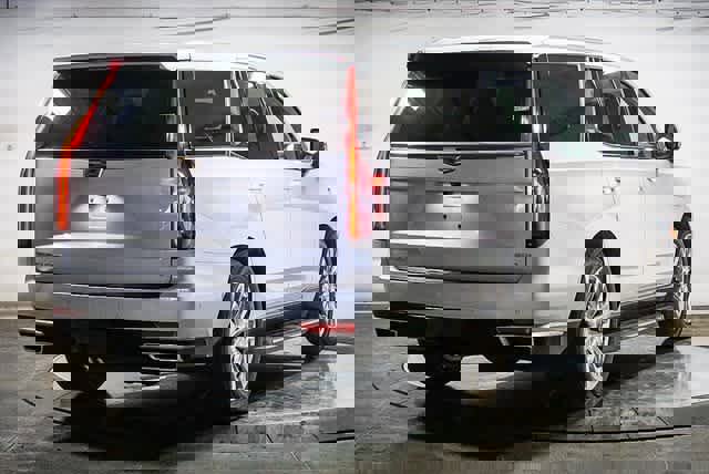 Used 2021 Cadillac Escalade Premium Luxury image 4