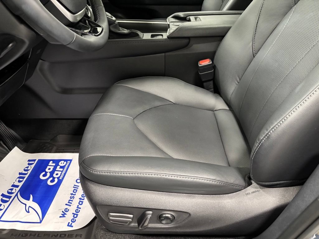Used 2026 Toyota Grand Highlander AWD image 13