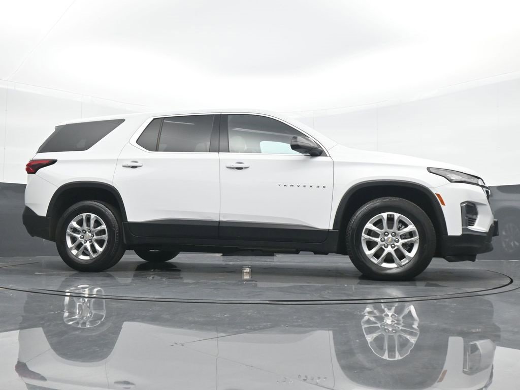 Used 2023 Chevrolet Traverse LS image 22