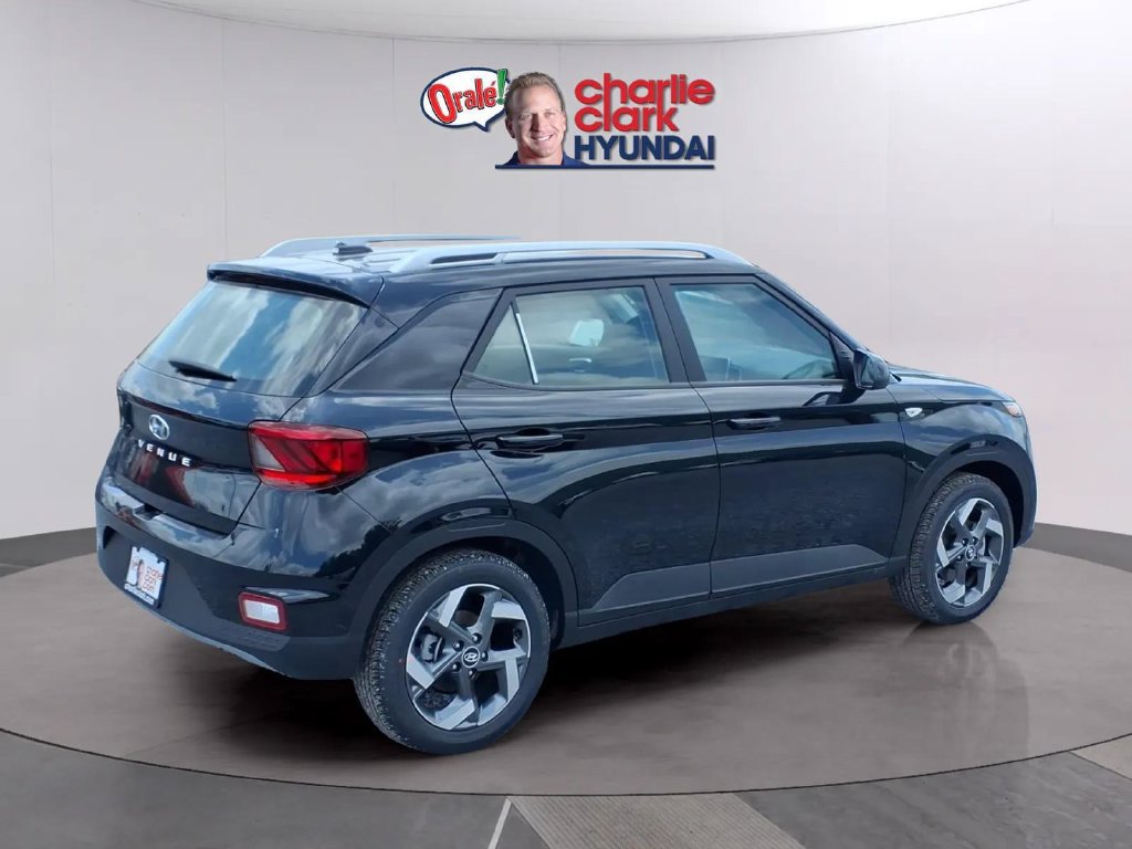 New 2026 Hyundai Venue SEL FWD image 5