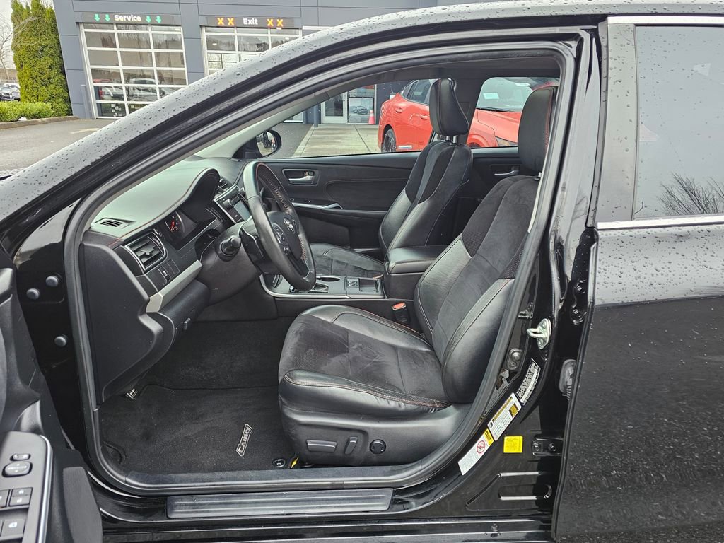 Used 2015 Toyota Camry XSE w/ Moonroof Package image 17