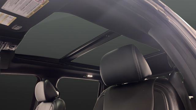 Used 2022 Ford F250 Lariat w/ Black Appearance Package image 11