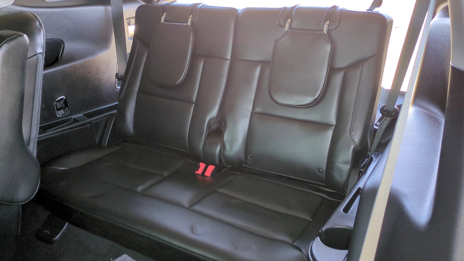 Used 2024 Ford Explorer XLT w/ Equipment Group 202A AWD/4WD image 32