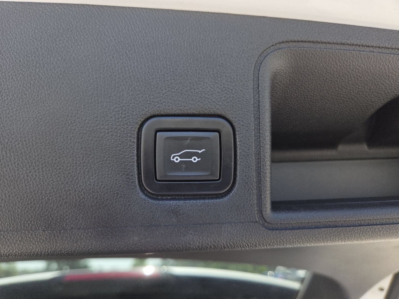 Used 2021 GMC Terrain SLT w/ LPO, Floor Liner Package FWD image 22
