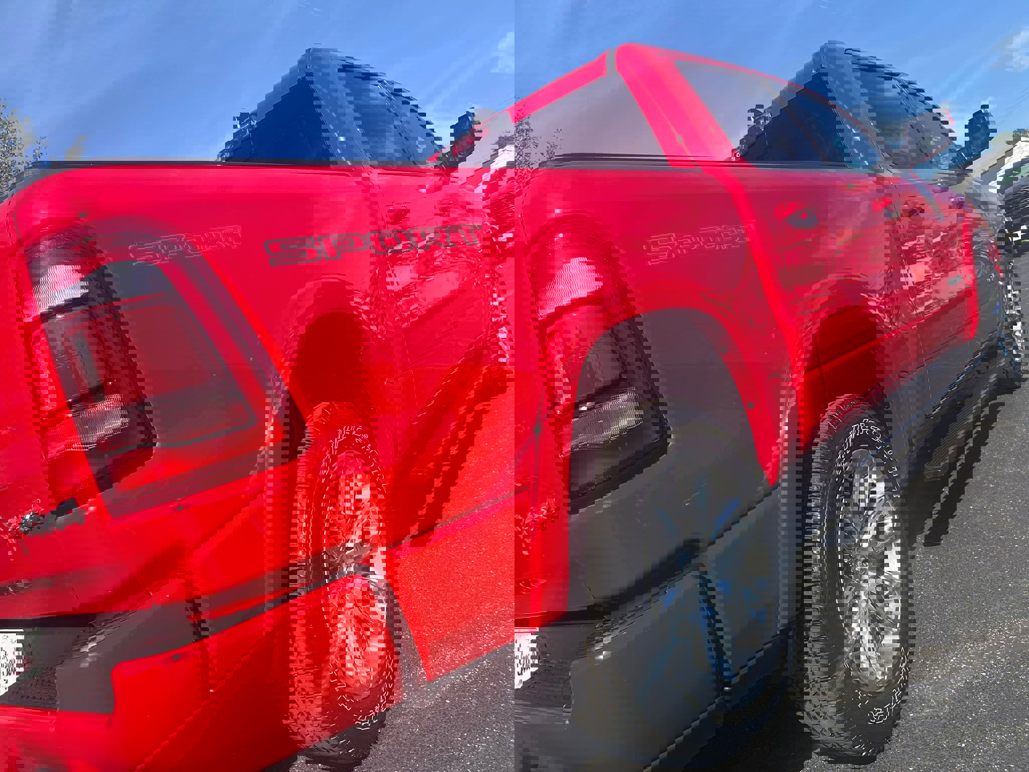 Used 2021 RAM 1500 Laramie w/ Sport Appearance Package image 12