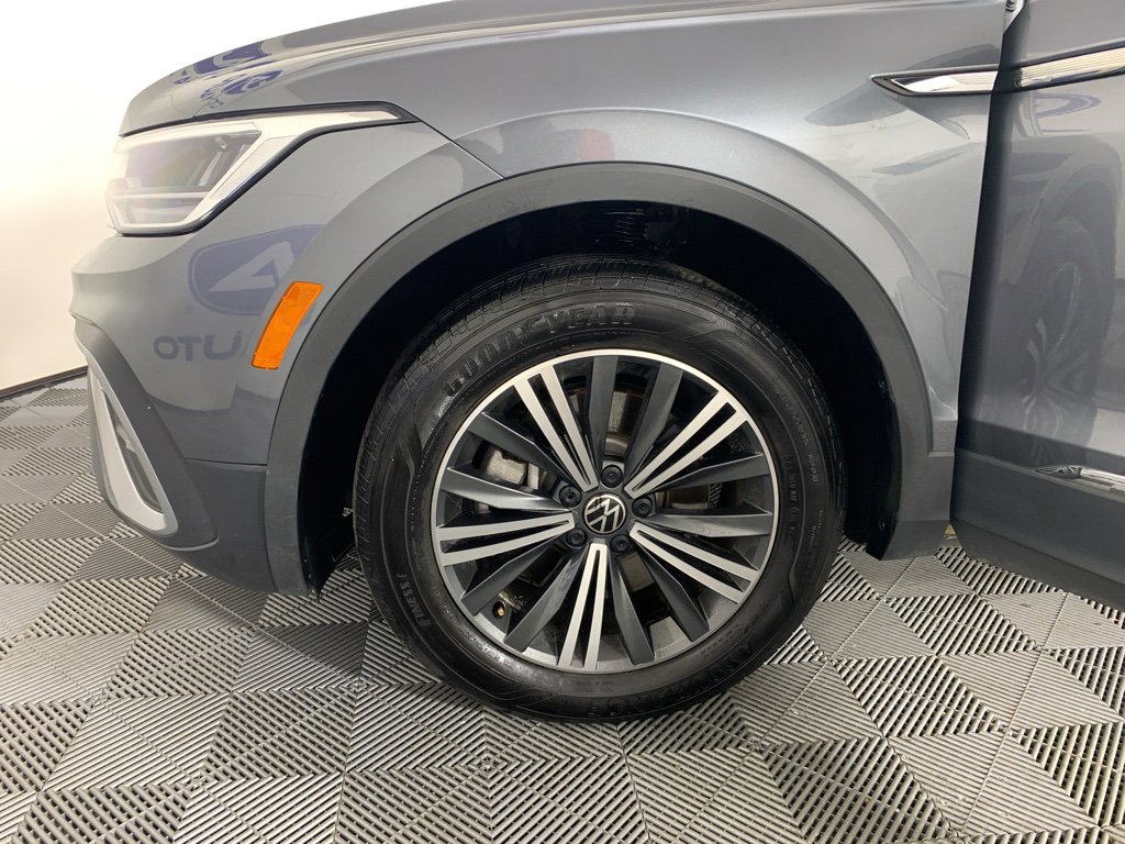 Used 2024 Volkswagen Tiguan Wolfsburg Edition image 12