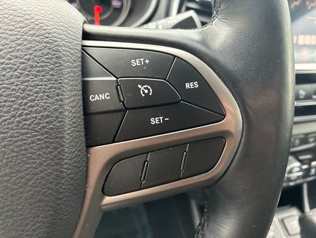 Used 2019 Jeep Cherokee Limited AWD/4WD image 18