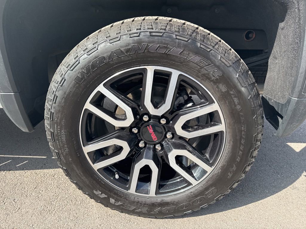 Used 2024 GMC Sierra 1500 AT4 w/ AT4 Premium Package image 31