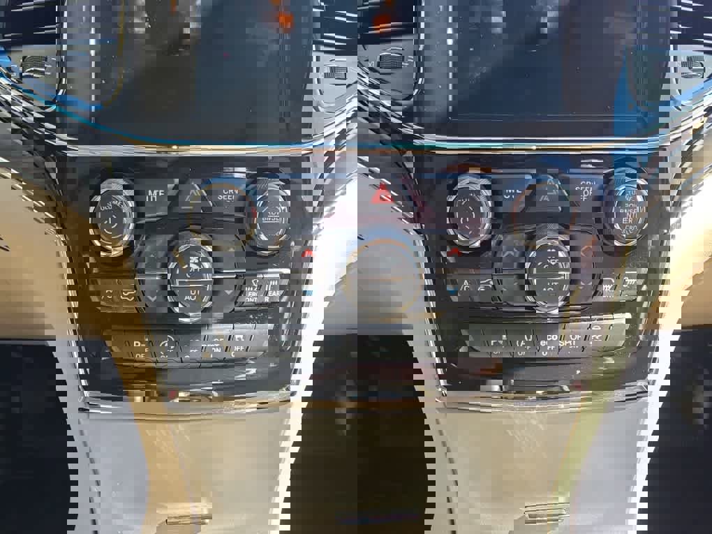 Used 2021 Jeep Grand Cherokee Limited image 12