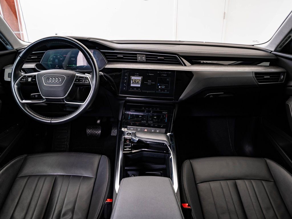 Used 2022 Audi e-tron Premium w/ Convenience Plus Package AWD/4WD image 33