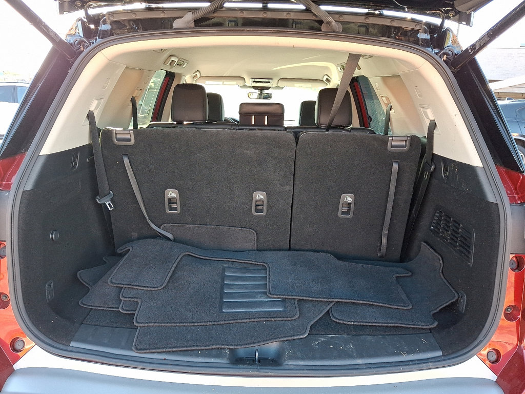 Used 2023 Nissan Pathfinder SL image 18